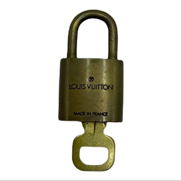 AUTHENTIC LOUIS VUITTON LOCK AND KEY #301 - Picture 5 of 5